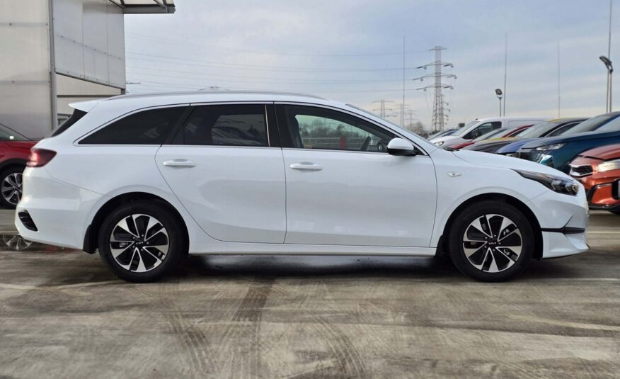 Kia Nowy Ceed 1.5 T-GDI 140KM 7DCT | Wersja M+SMART| biały Cassa White | MY25